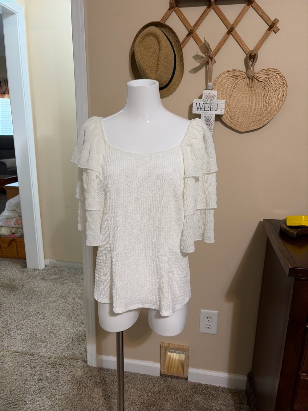 Status White Top Multi-Layered Ruffle Sleeve Medium